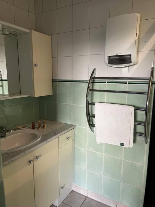 Appartement De 80M2 Refait A Neuf Bezannes Esterno foto